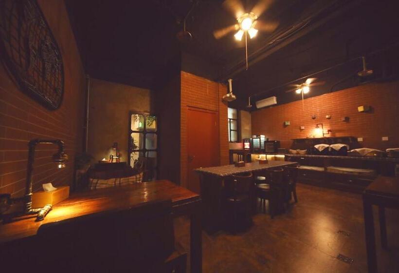 Time Traveller Hotel Near Beijing Yonghe Lama Temple, Ghost Street, Beihai Park, Jingshan Park, Dru