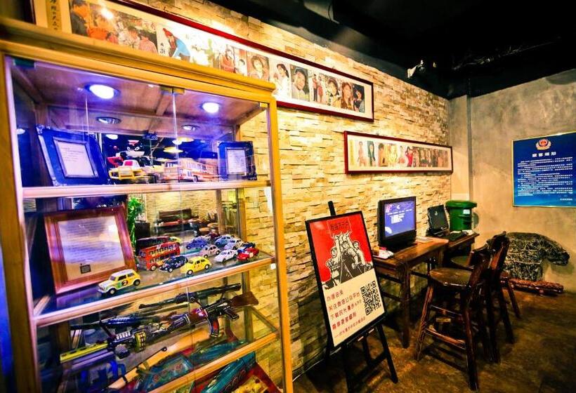 Time Traveller Hotel Near Beijing Yonghe Lama Temple, Ghost Street, Beihai Park, Jingshan Park, Dru