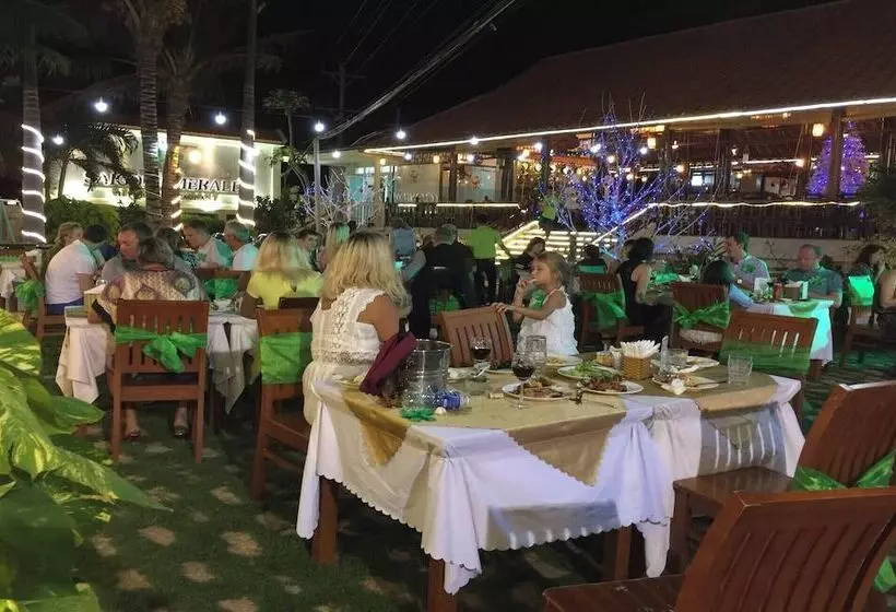 هتل Saigon Emerald Resort