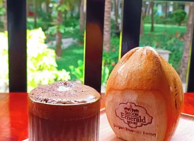 هتل Saigon Emerald Resort