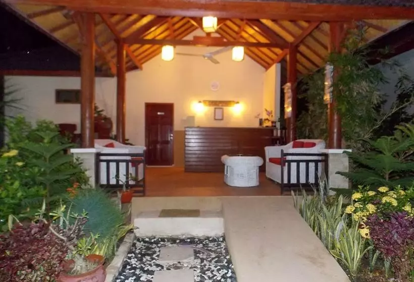 فندق Tropical Hideaways Resort