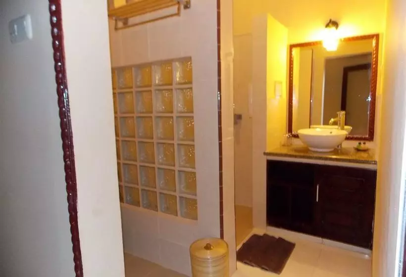 فندق Tropical Hideaways Resort