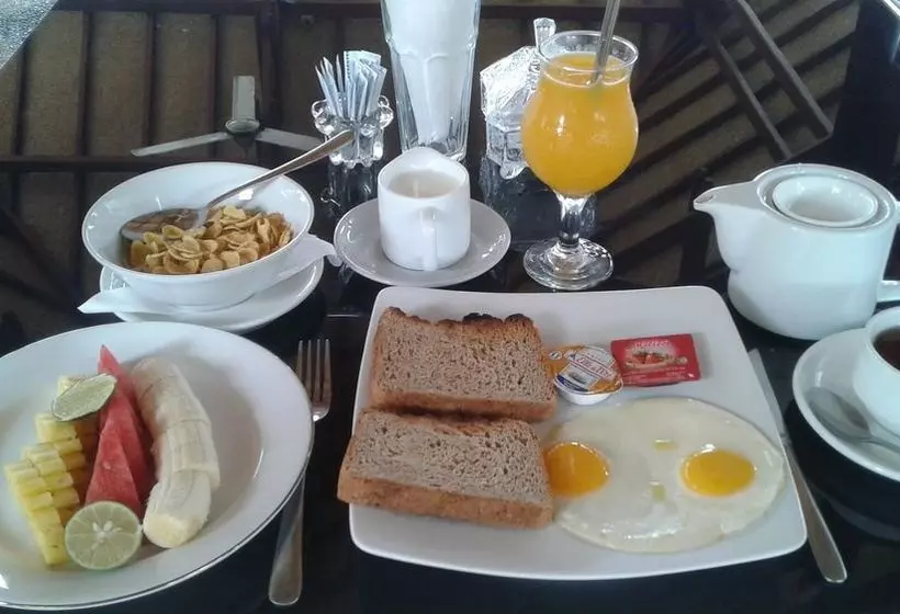 فندق Tropical Hideaways Resort