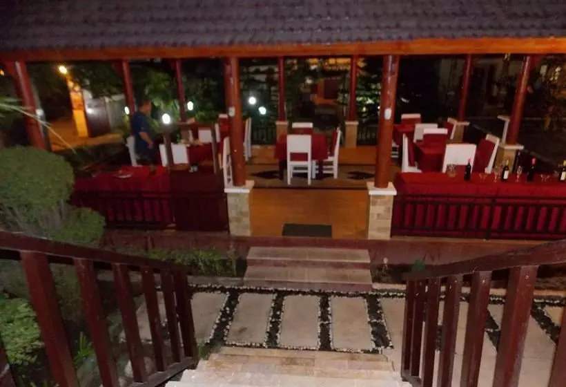 فندق Tropical Hideaways Resort