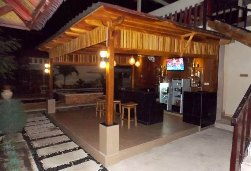 فندق Tropical Hideaways Resort