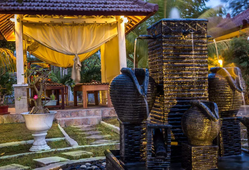 فندق Tropical Hideaways Resort