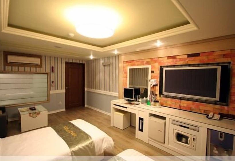 فندق World Tourist