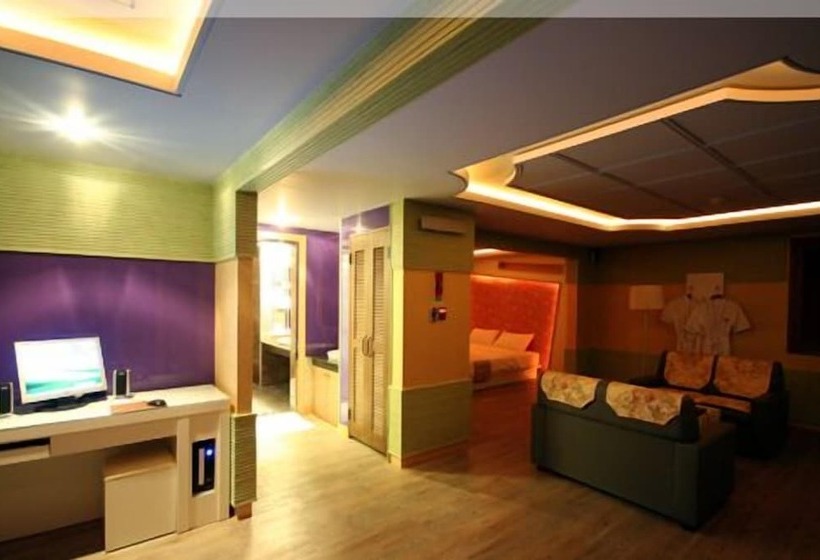 فندق World Tourist