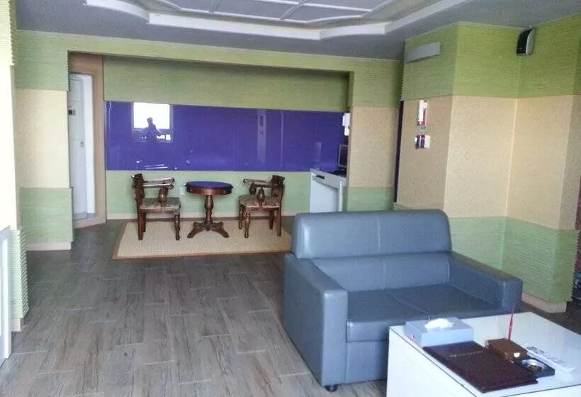 בית מלון כפרי World Tourist