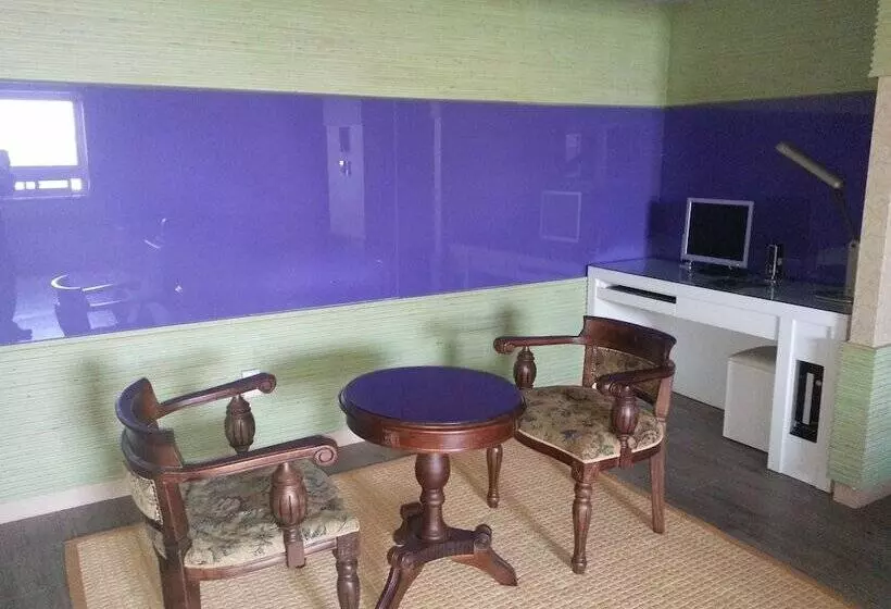 בית מלון כפרי World Tourist