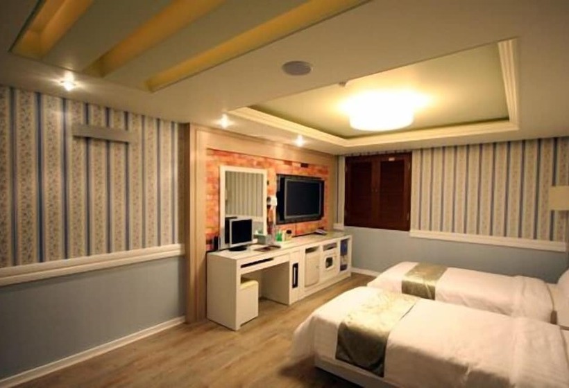 فندق World Tourist