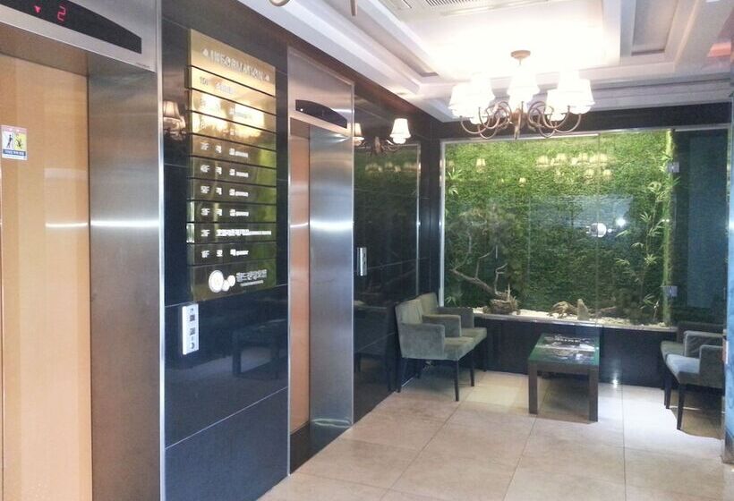 فندق World Tourist