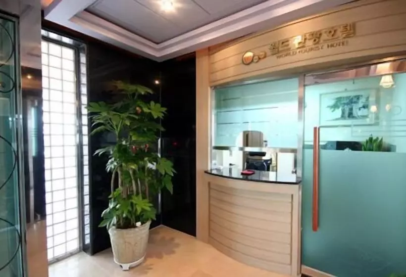 בית מלון כפרי World Tourist