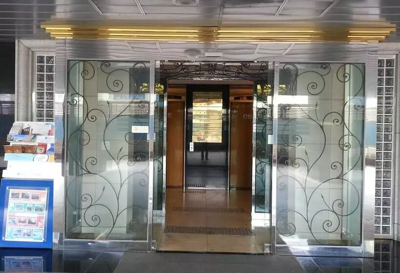 בית מלון כפרי World Tourist