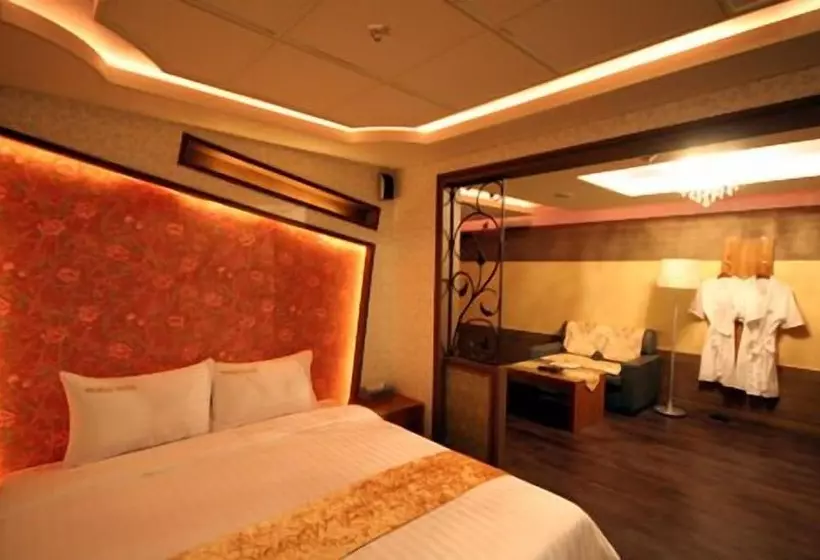 בית מלון כפרי World Tourist