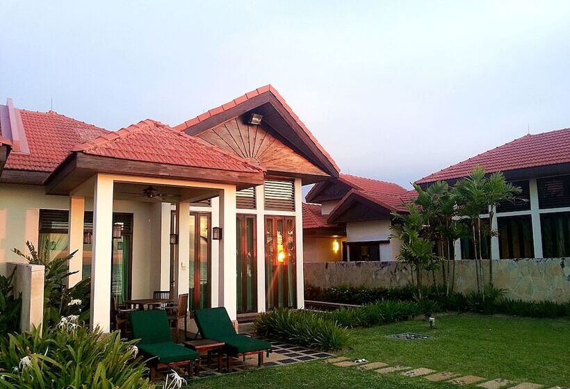منتجع Borneo Beach Villas