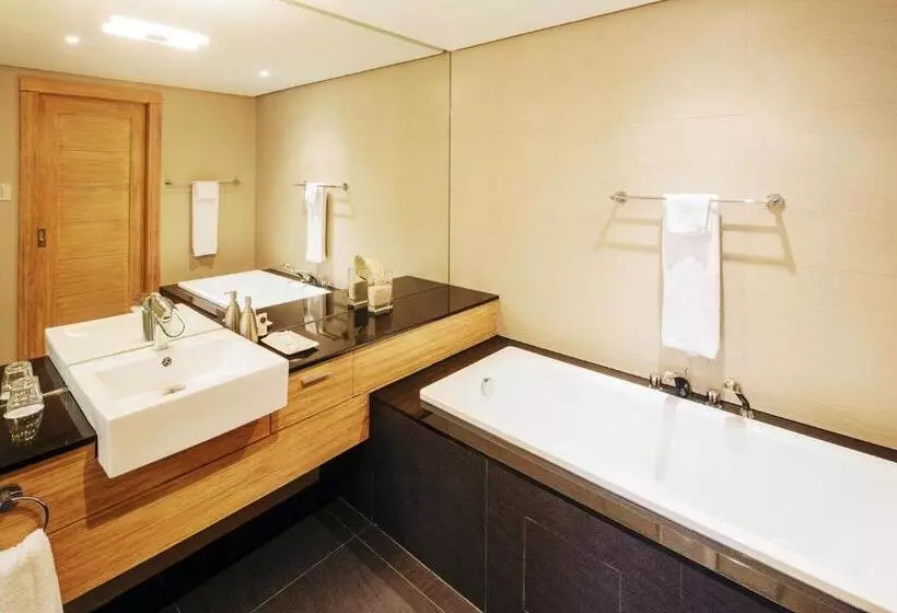 אתר נופש Villa Caemilla Beach Boutique