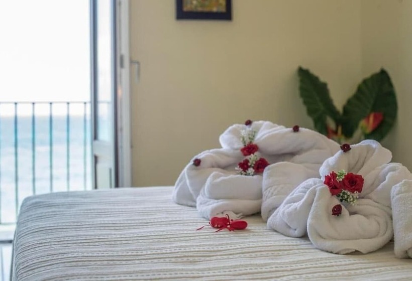 住宿加早餐 Central Gallery Rooms Palazzo D Ali Staiti Xix