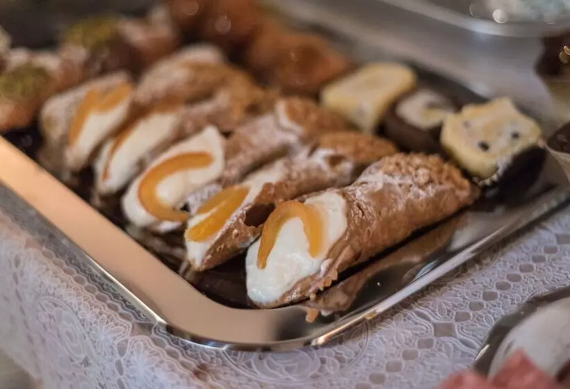 تختخواب و صبحانه Le Teste Di Moro Al Duomo