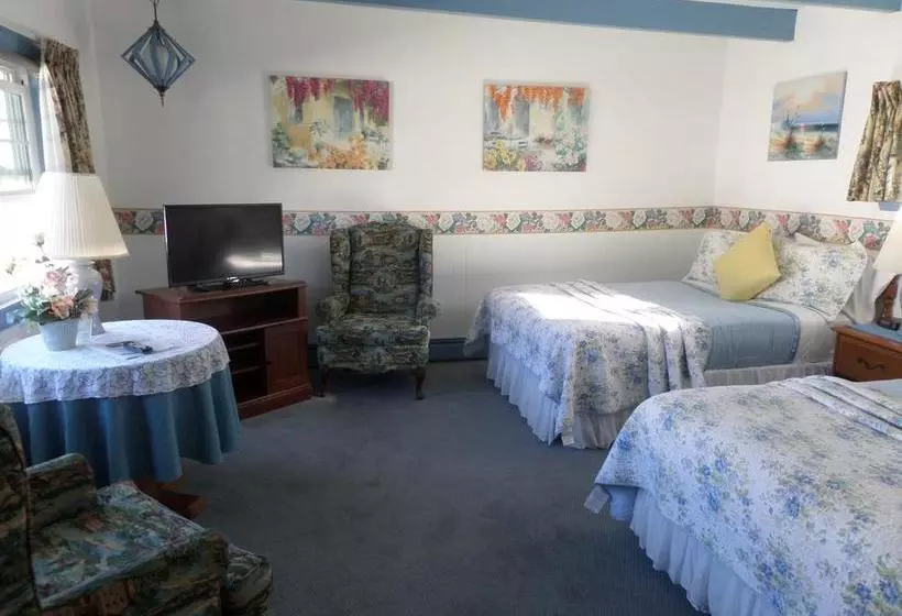 Claddagh Motel & Suites