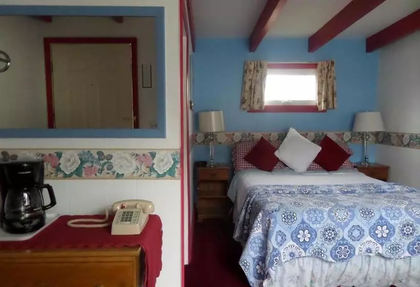 Claddagh Motel & Suites