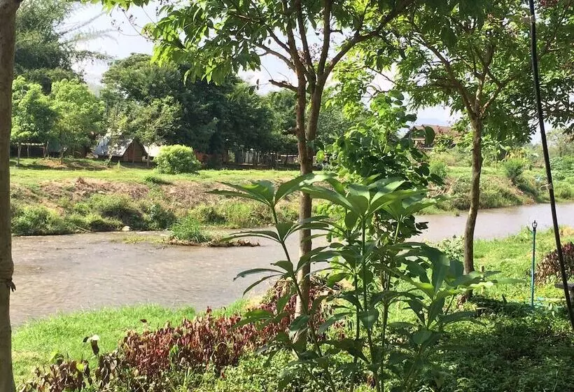 هتل Baantawan Guesthouse Pai