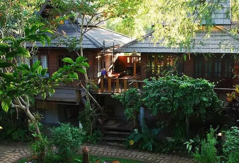 هتل Baantawan Guesthouse Pai