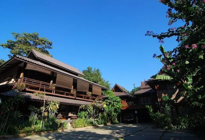 هتل Baantawan Guesthouse Pai