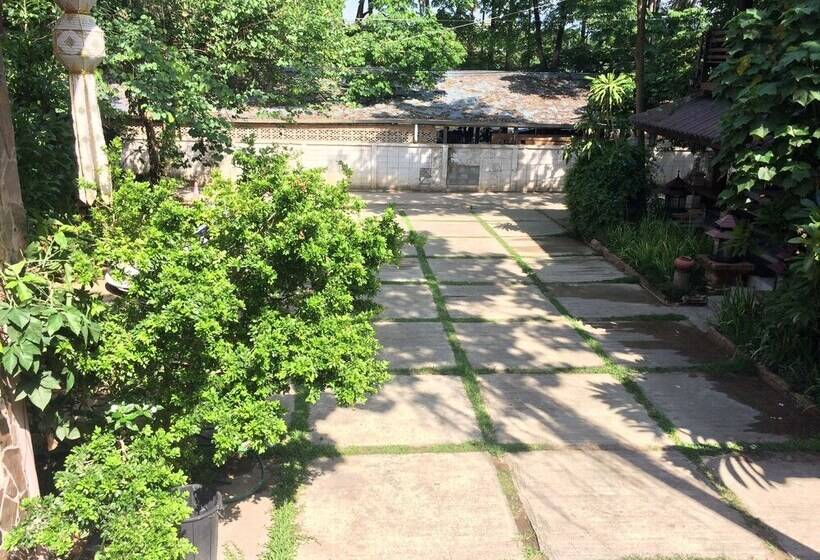 فندق Baantawan Guesthouse Pai