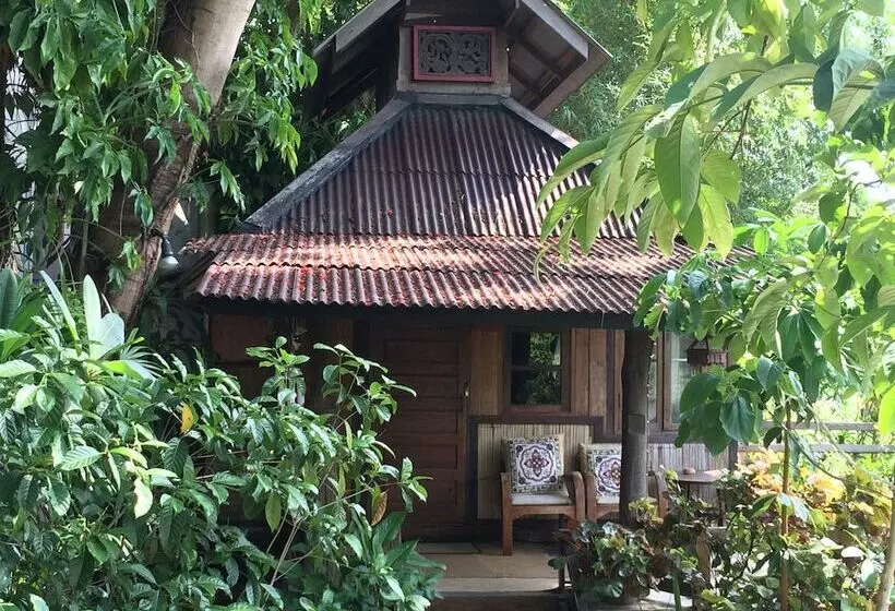 هتل Baantawan Guesthouse Pai