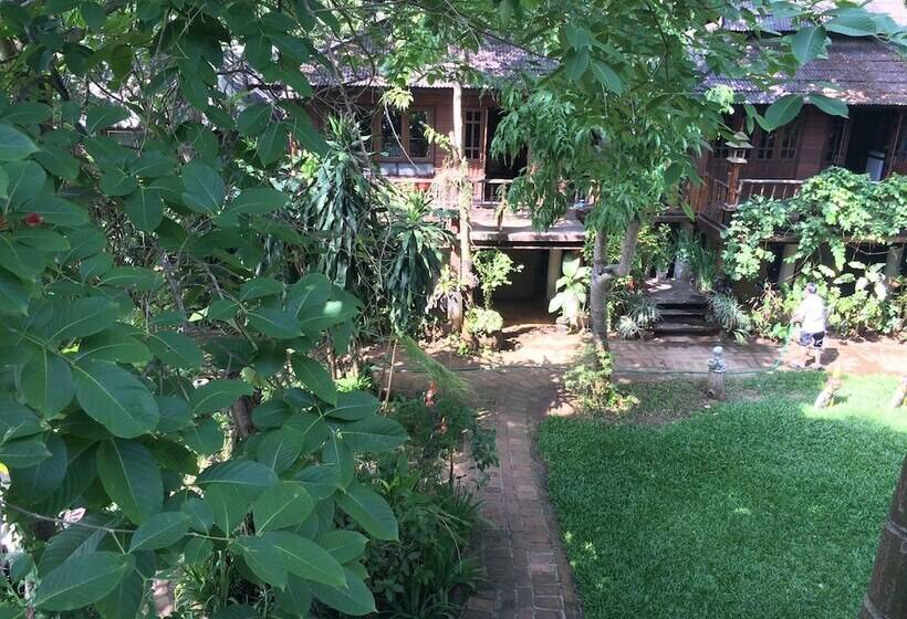 فندق Baantawan Guesthouse Pai