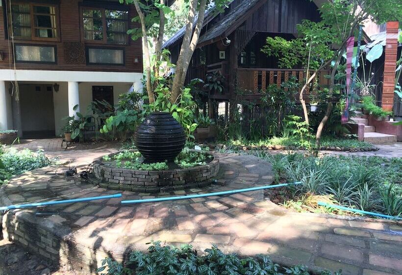 فندق Baantawan Guesthouse Pai