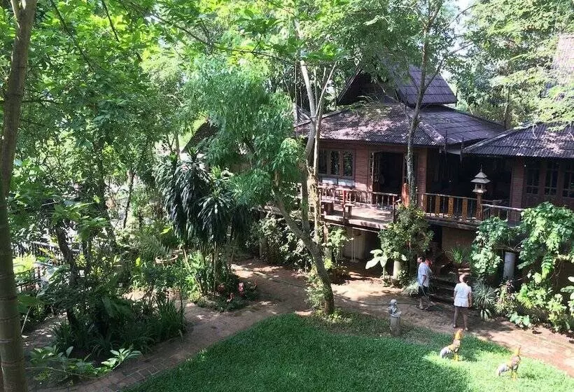 هتل Baantawan Guesthouse Pai