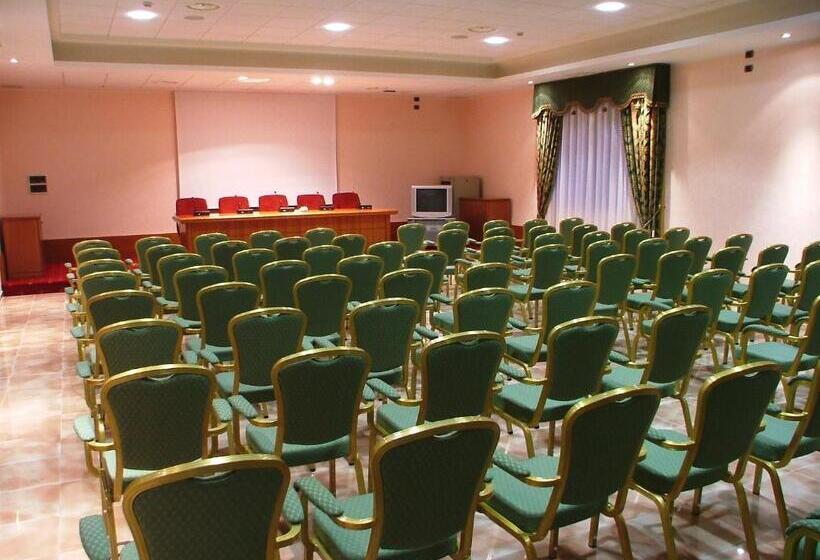 Отель Centro Di Spiritualita Padre Pio