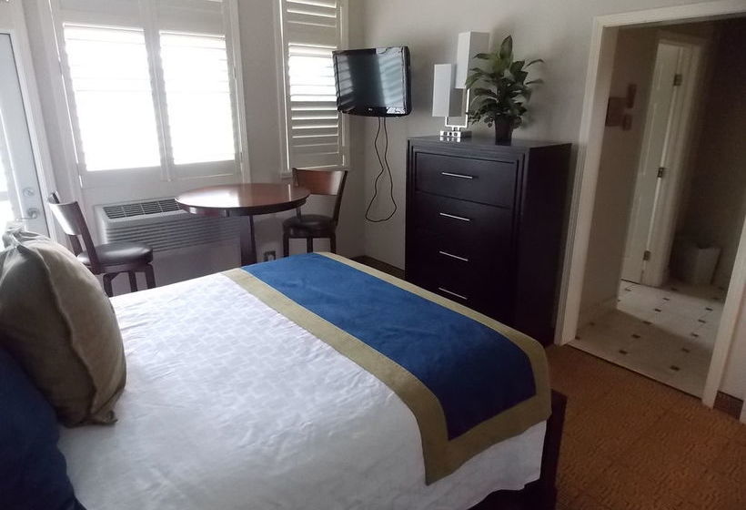 בית מלון כפרי Fairway Suites At Peek N Peak