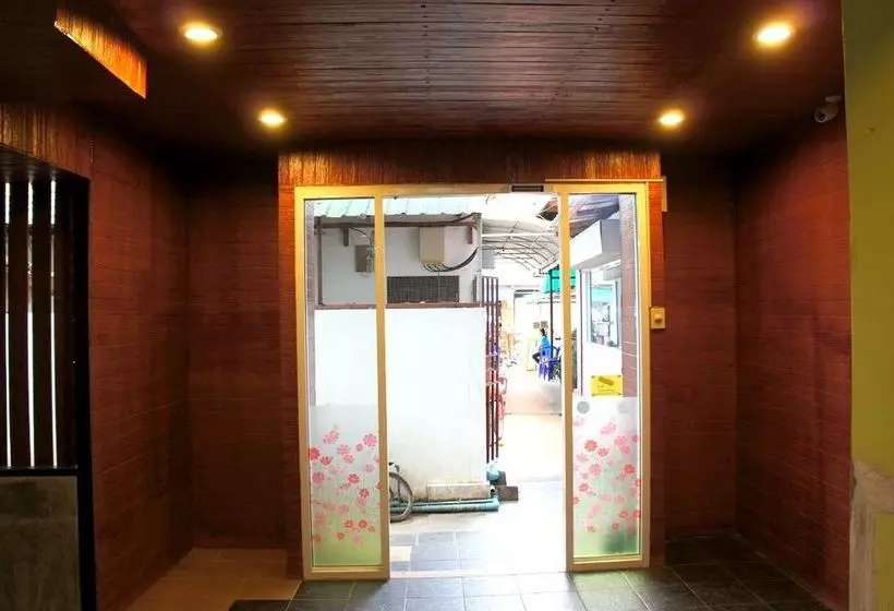 Hotel Golden Bee Phi Phi