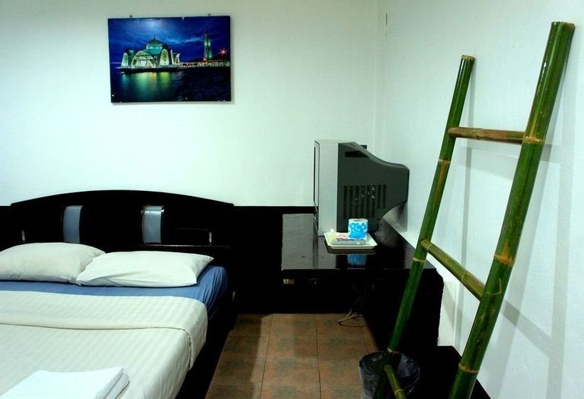 בית מלון כפרי Golden Bee Phi Phi