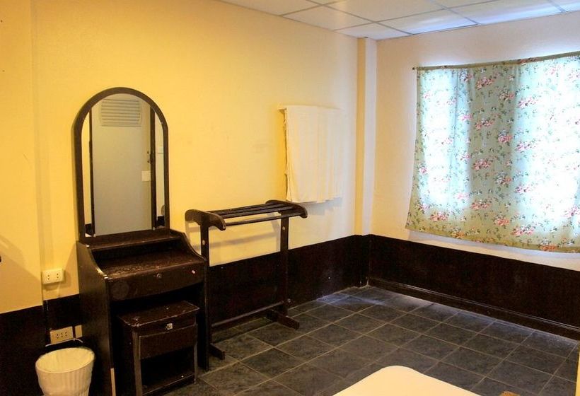 בית מלון כפרי Golden Bee Phi Phi