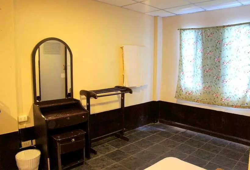 Hotel Golden Bee Phi Phi