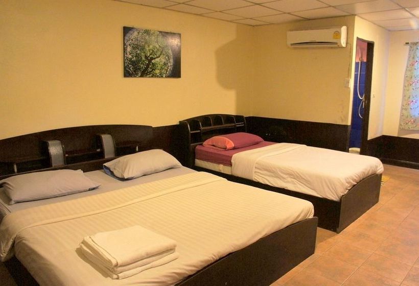 בית מלון כפרי Golden Bee Phi Phi