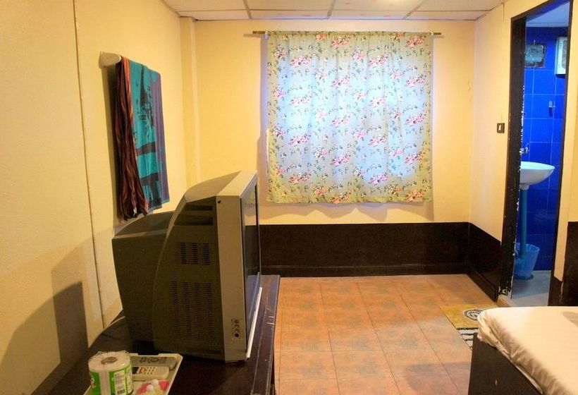 בית מלון כפרי Golden Bee Phi Phi