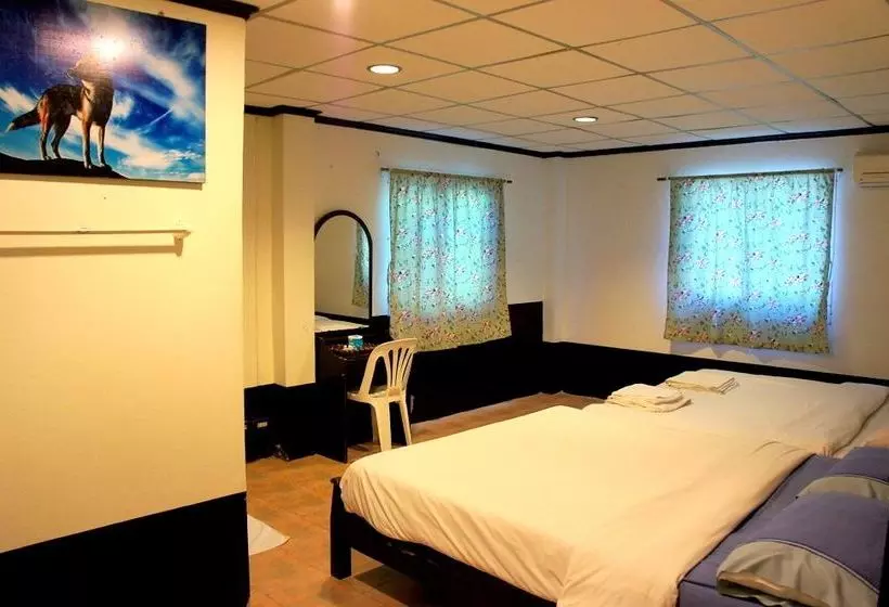 Hotel Golden Bee Phi Phi