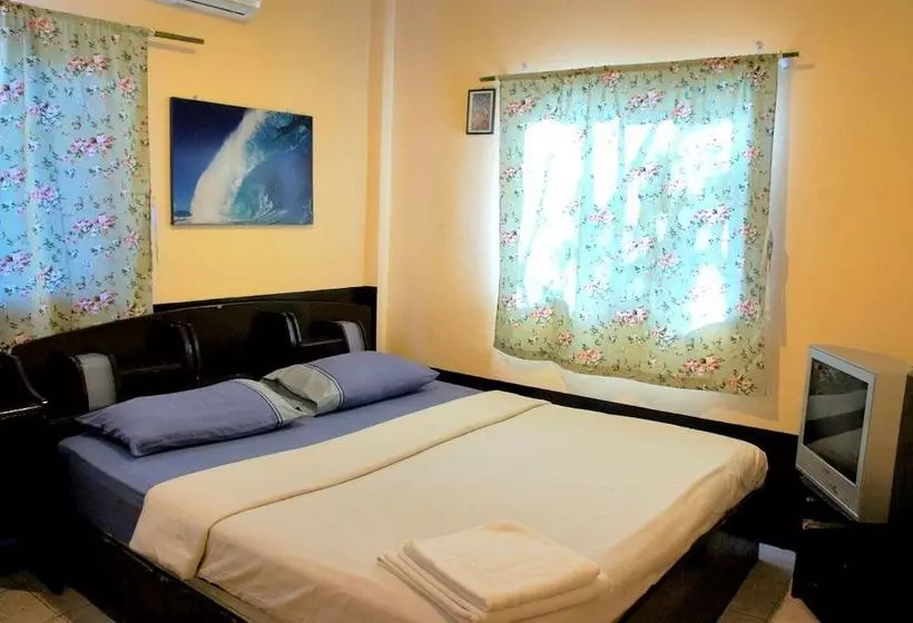 Hotel Golden Bee Phi Phi