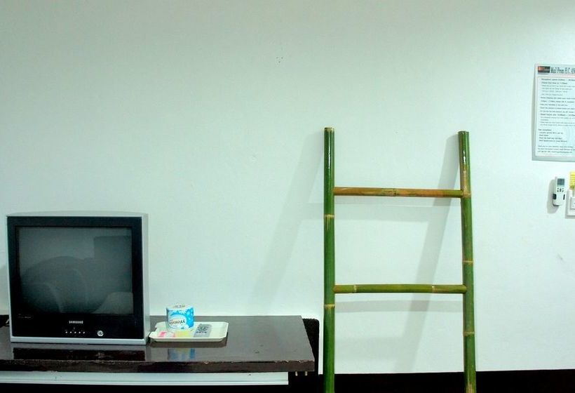 בית מלון כפרי Golden Bee Phi Phi