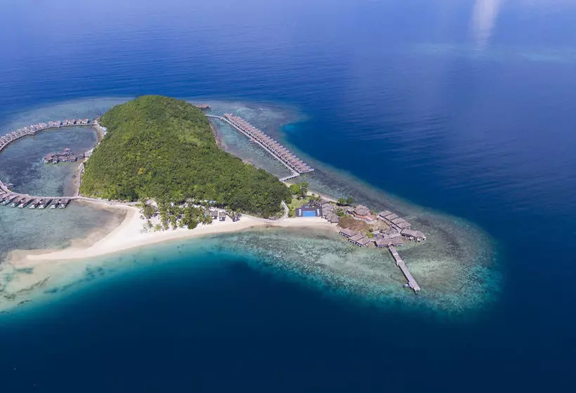 Отель Huma Island Resort & Spa