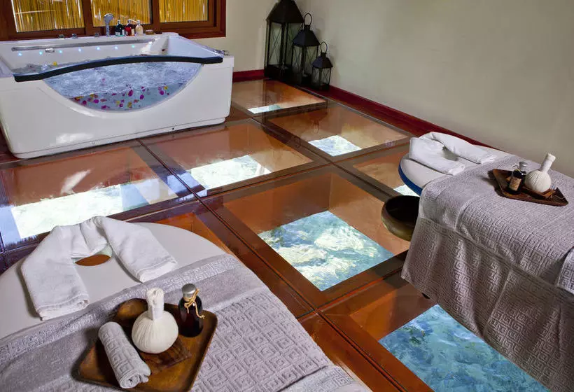 Отель Huma Island Resort & Spa