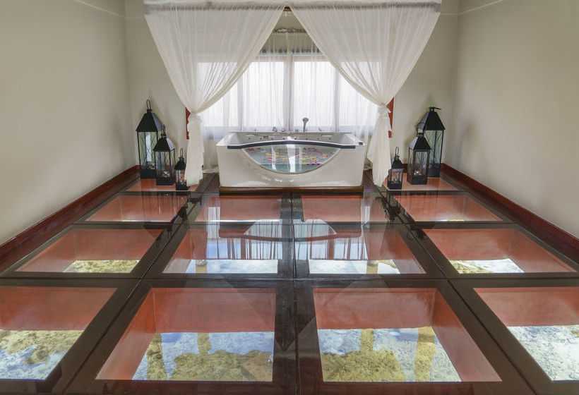 酒店 Huma Island Resort & Spa