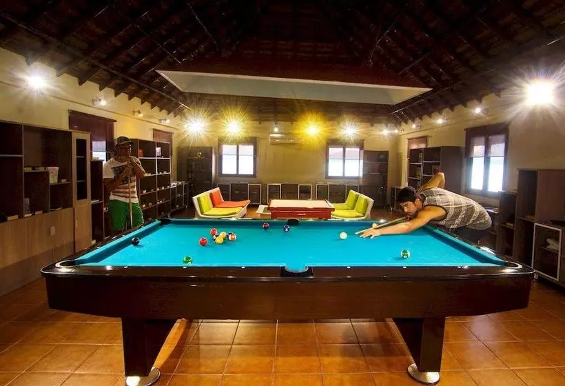 Отель Huma Island Resort & Spa