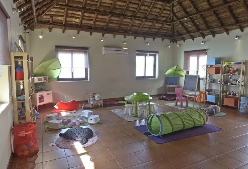 Отель Huma Island Resort & Spa