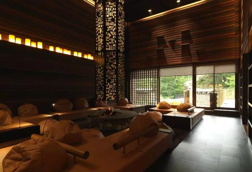 Hotel Niseko Konbu Onsen Tsuruga Moku No Sho